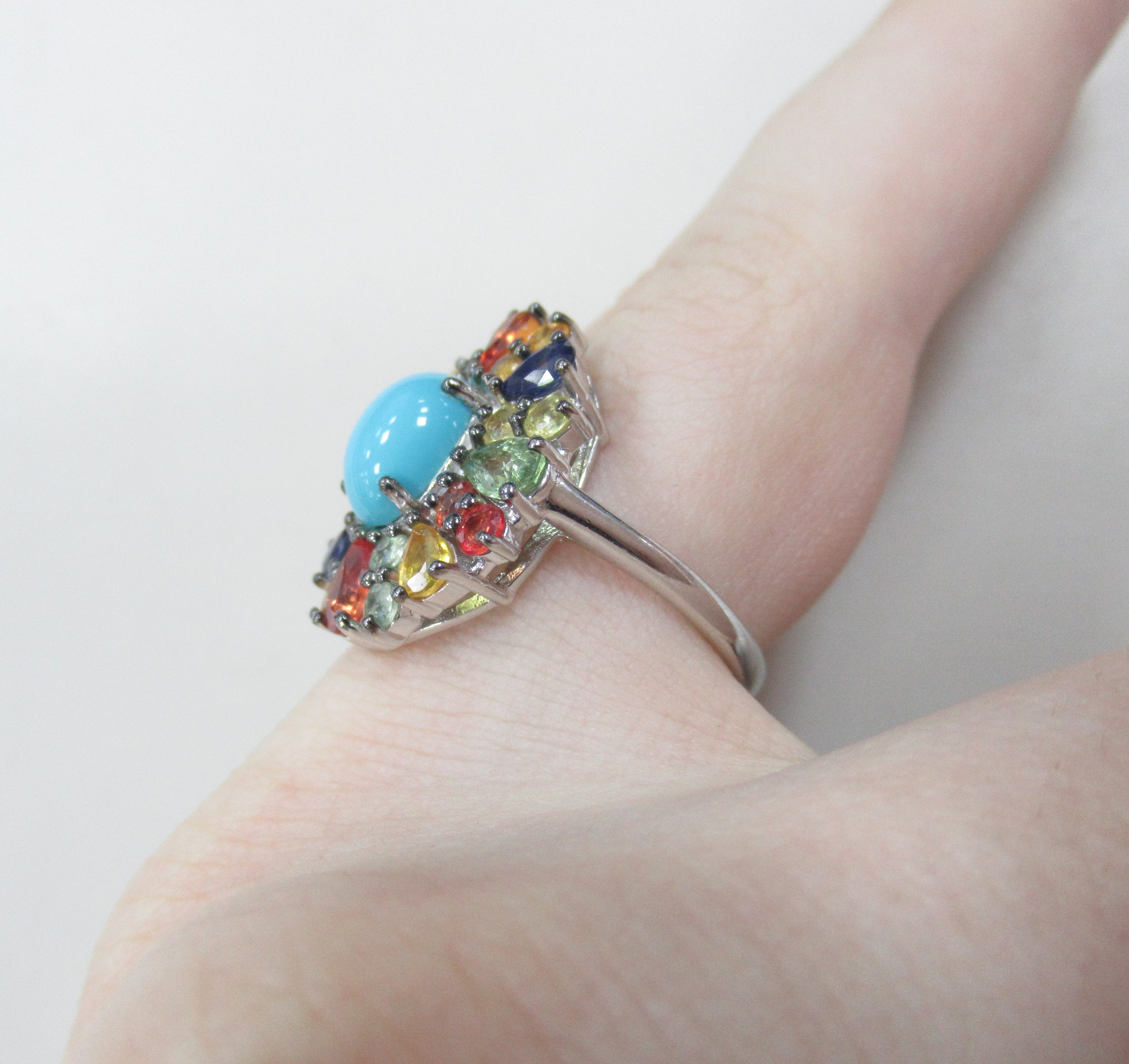 Серебряное кольцо с бирюзой и мультисапфирами